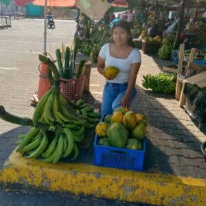Verdes paya maní yuca guava ubas chantas